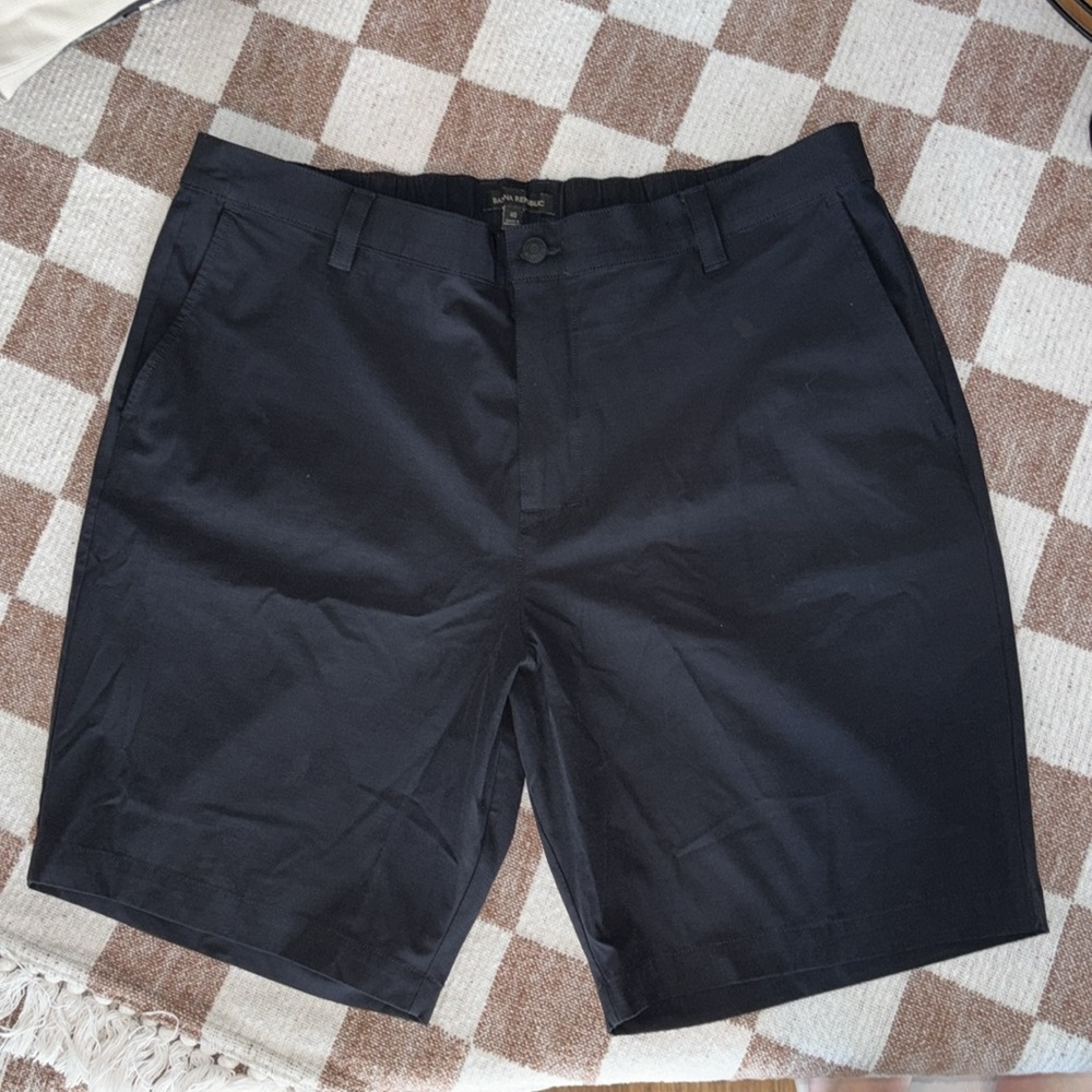 Banana Republic Men’s Performance Shorts Size 40